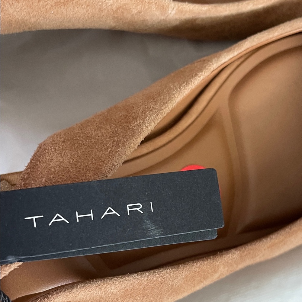 Tahari Tan Suede Slingback Pointed Toe Heels Gold Detail Size-10 NWT - Picture 3 of 10
